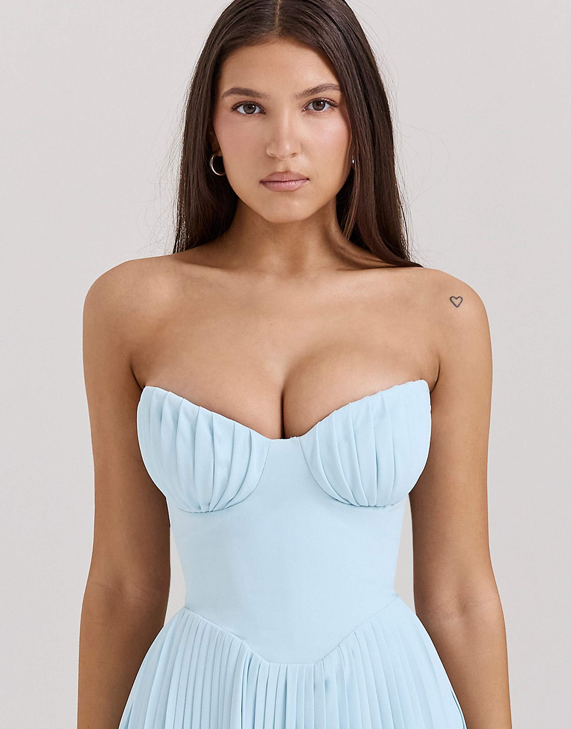 שמלת דגם מיכאלה